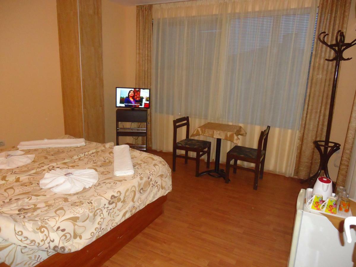 Matev Hotel Burgas Bagian luar foto