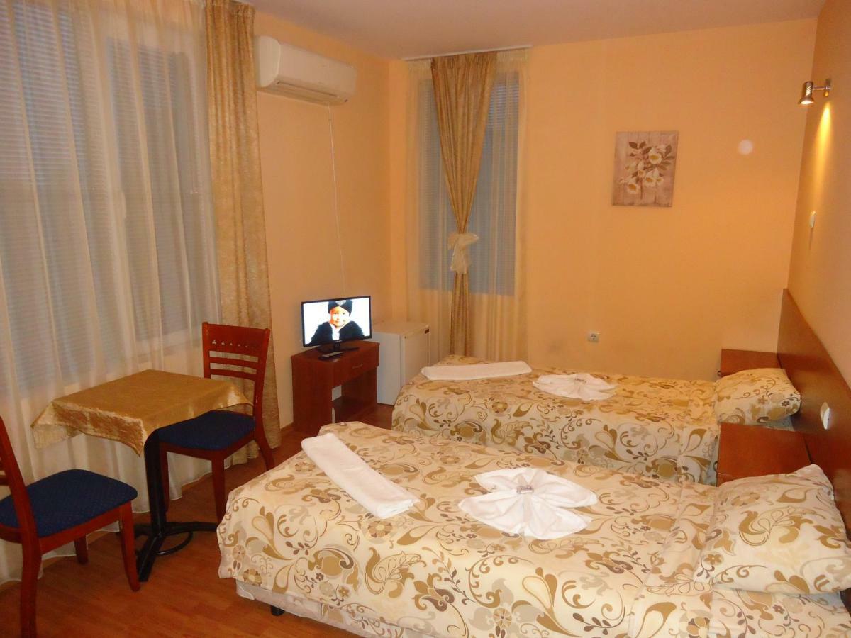 Matev Hotel Burgas Bagian luar foto