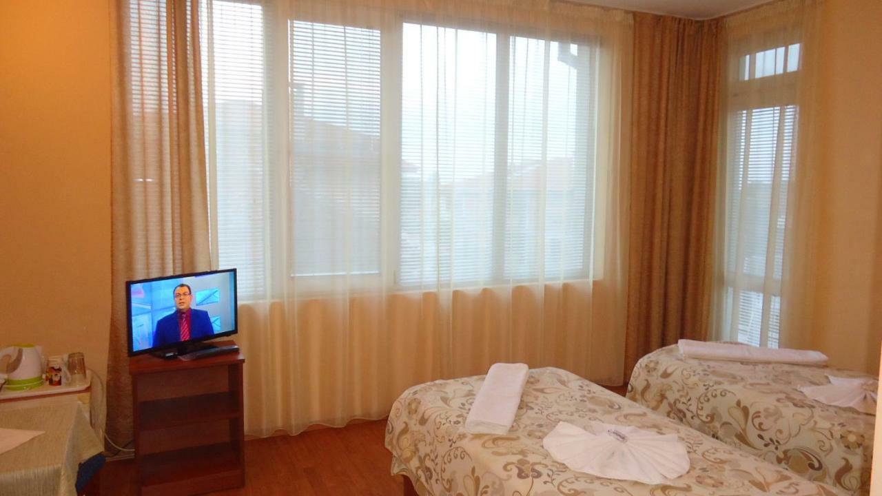 Matev Hotel Burgas Bagian luar foto